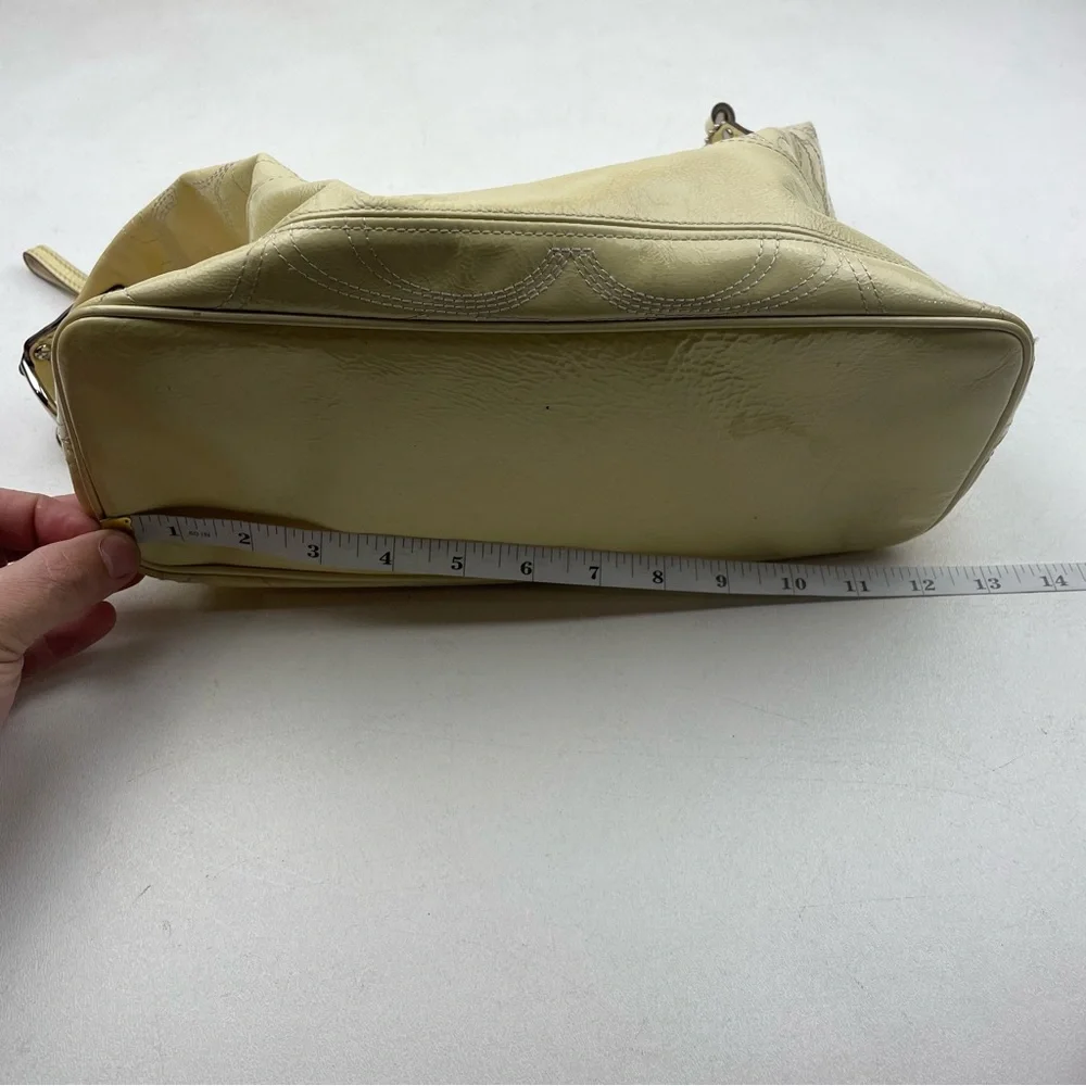 Coach Signature Light Cream Crinkled Patent Leather Zipper Hobo Shoulder